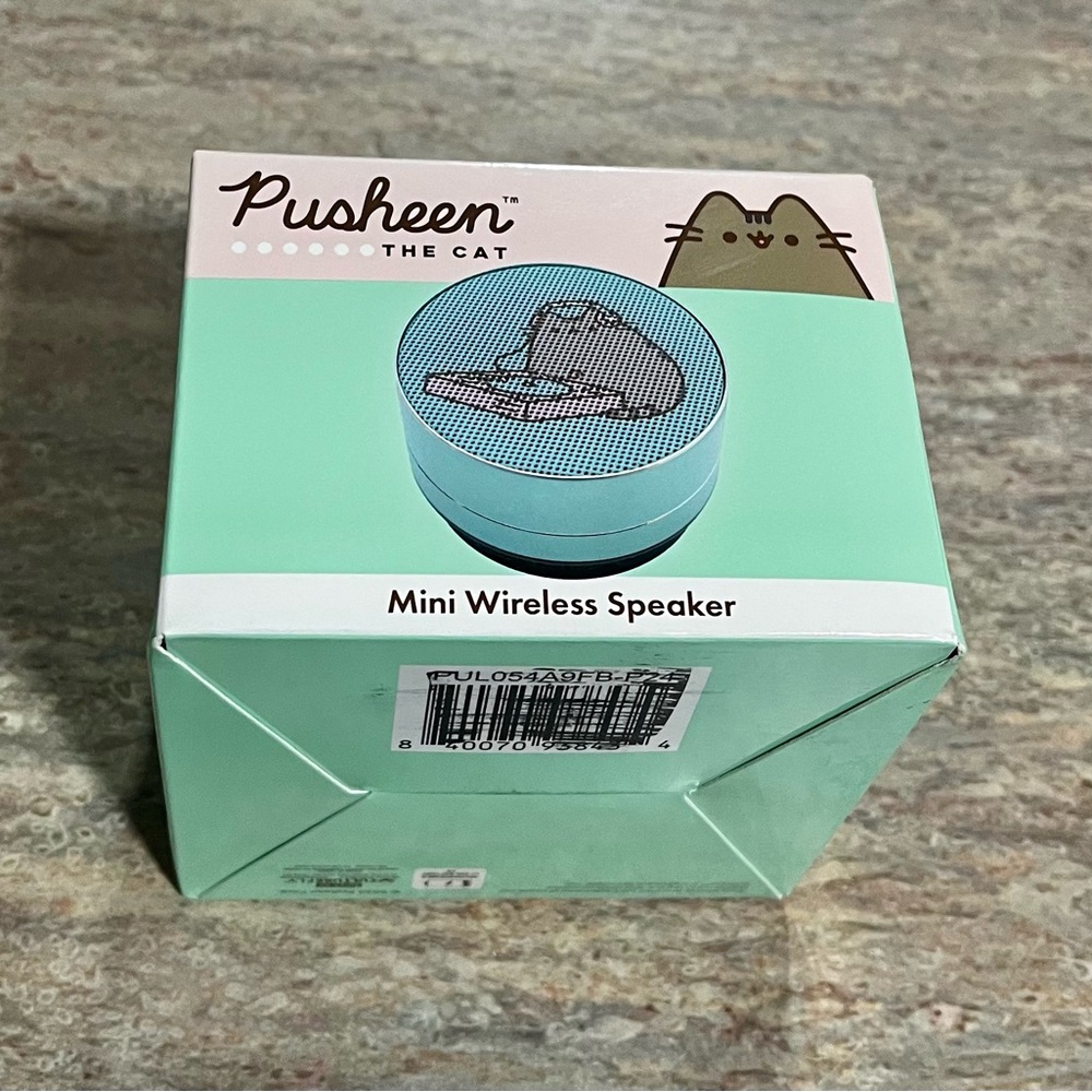 NIB Pusheen The Cat Mini Wireless Speaker